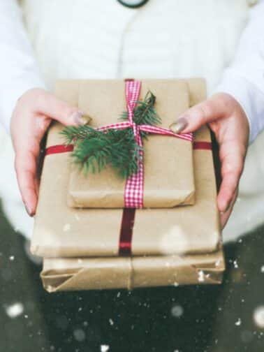 10 Tips To Beat The Winter Blues & 10 Well-Being Enhancing Holiday Gift Ideas. | Annie Wright, LMFT | www.anniewright.com
