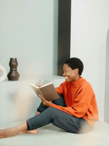 An inspiring, nourishing, healing, therapist-approved list of books.