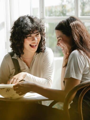 5 Familiar Experiences When You Come From A Relational Trauma Background.