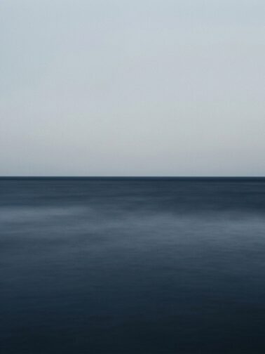 2 minimal abstract seascape with longexposure moti