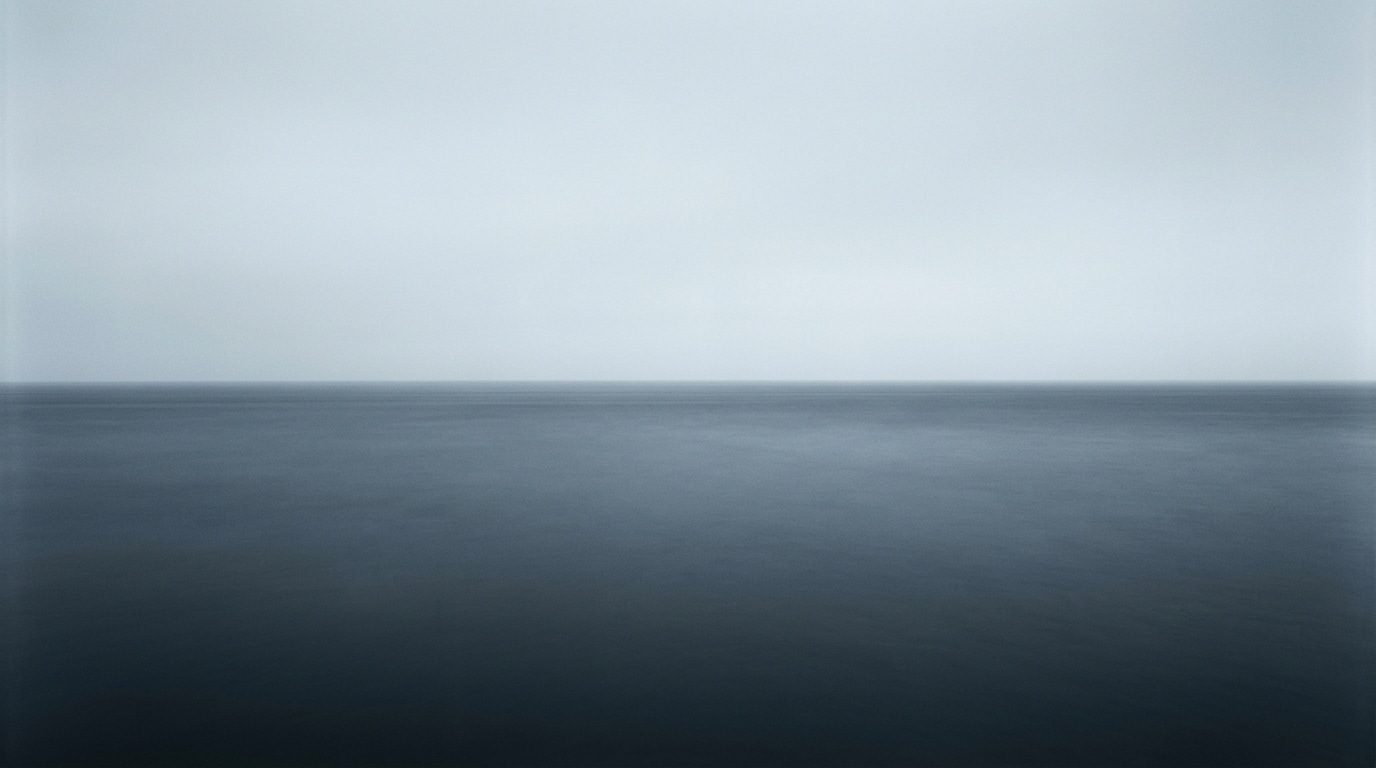 Minimal seascape long exposure