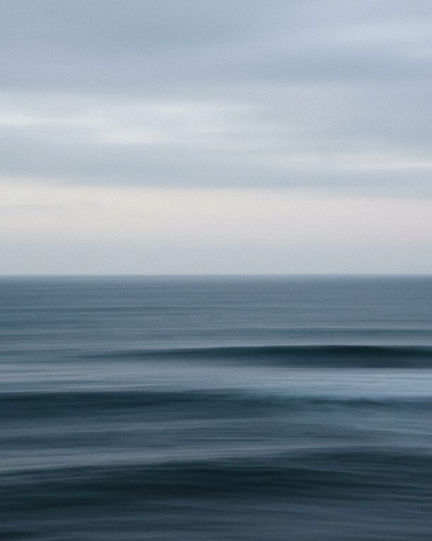 Minimal seascape with motion blur