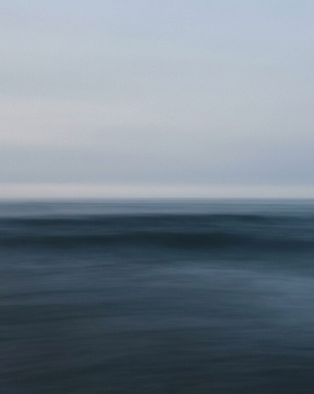 Minimal seascape with motion blur